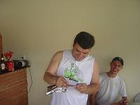  Presente pro patrão tem que ser com classe! Foi até com cartãozinho.