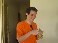  Agora o Ivan ganha os meus presentes... de inicio o celular. (nota isso é porque o Ivan havia comentado comigo a duas semanas que estava pesquisando para comprar um novo celular)