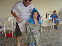  Ganhou uma camiseta. Como fechou, chama outro...