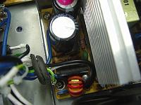  Filtros incluidos na entrada AC e a ponte retificadora que era composta por 4 diodos de 1A substituida por uma ponte de 5A.